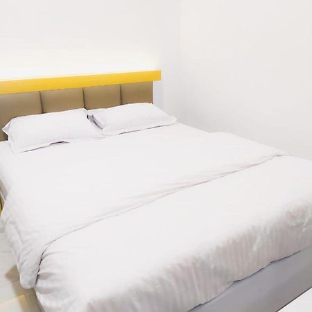 Griya Anggrek Hotell Trenggalek Exteriör bild